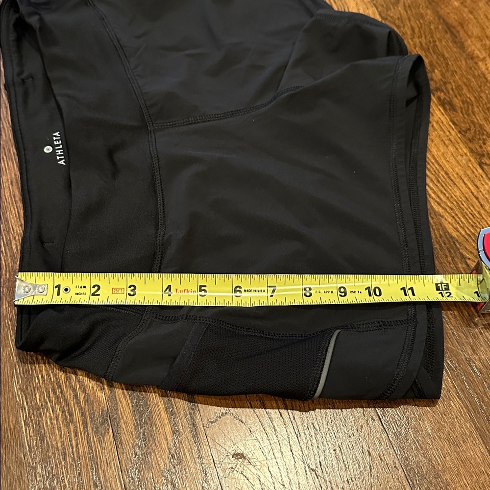 Athleta Mid Rise Run Short - Picture 7 of 9